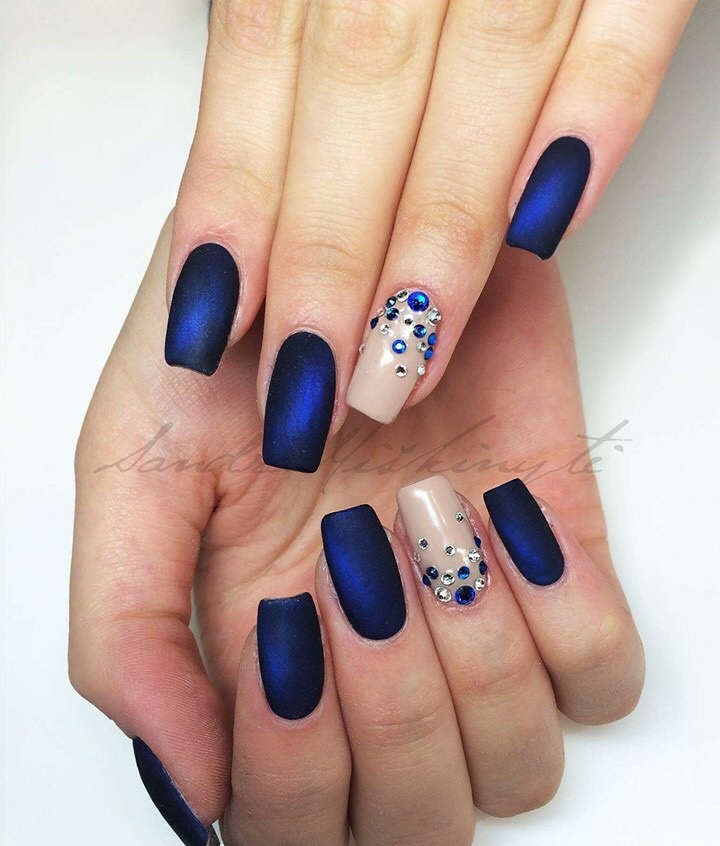 4. Didn't like our above ideas? Want to give all your nails same color